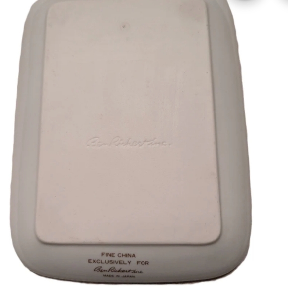 Dainty plate or soap dish by Ben Rickert Inc. featuring a flower motif. - Picture 2 of 4